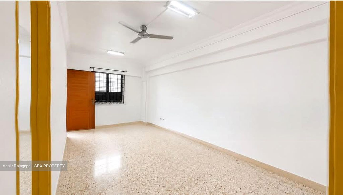 Blk 211 Jurong East Street 21 (Jurong East), HDB 3 Rooms #568273361